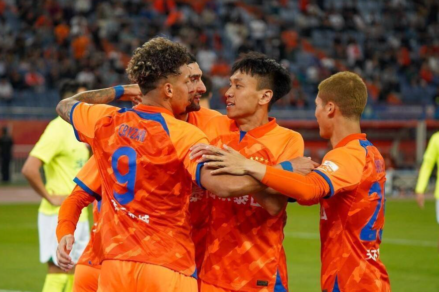 战胜强敌,球队表现出色,高涨信心,掌声雷动的简单介绍 战胜强敌,球队表现出色,高涨信心,掌声雷动的简单介绍