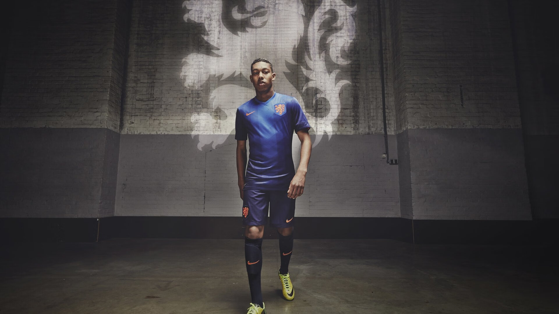 开云体育官网-西决生死夜，克瓦拉茨赫利亚一球篡改剧本，英雄登场从不需要预演